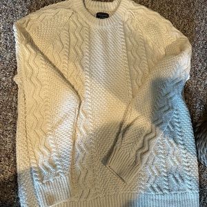 Men’s cream sweater